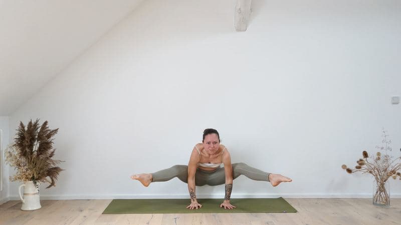 Firefly Pose